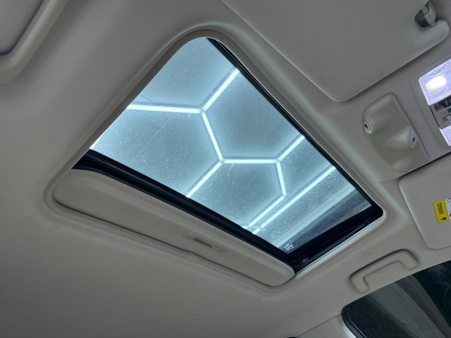 Used Mitsubishi Outlander 2016 for sale - 77400837: Photo 64