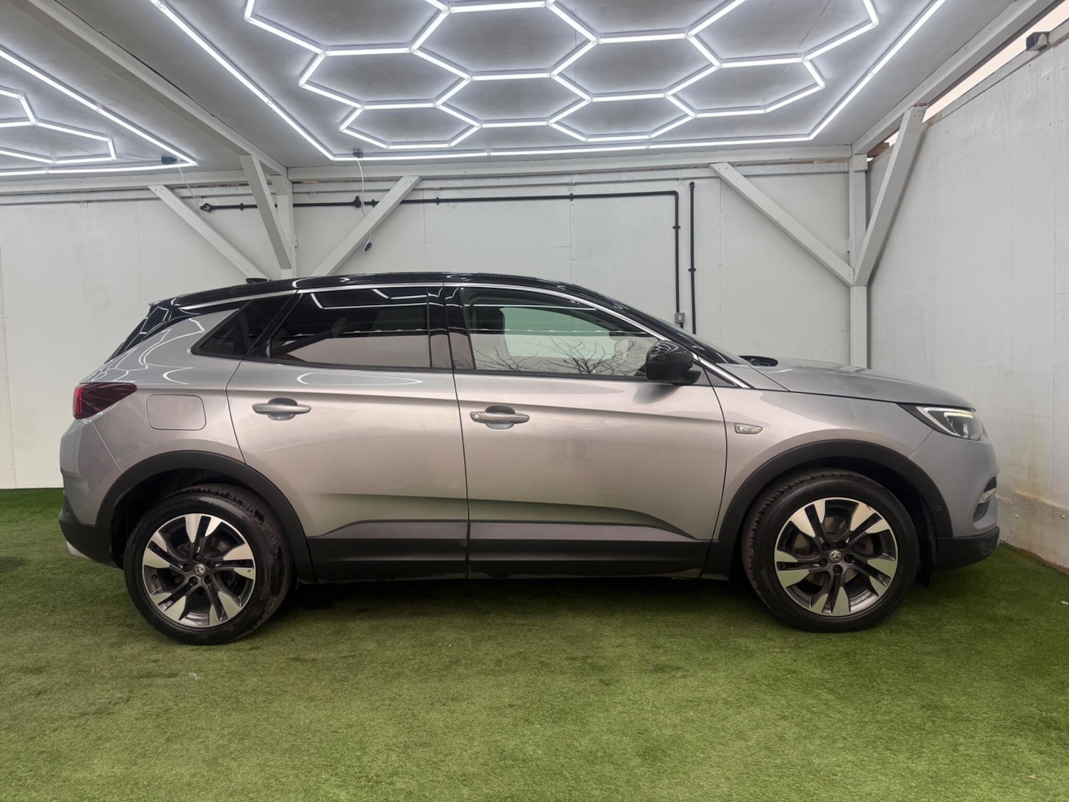 Used Vauxhall Grandland X 2019 for sale - 77783229: Photo 2