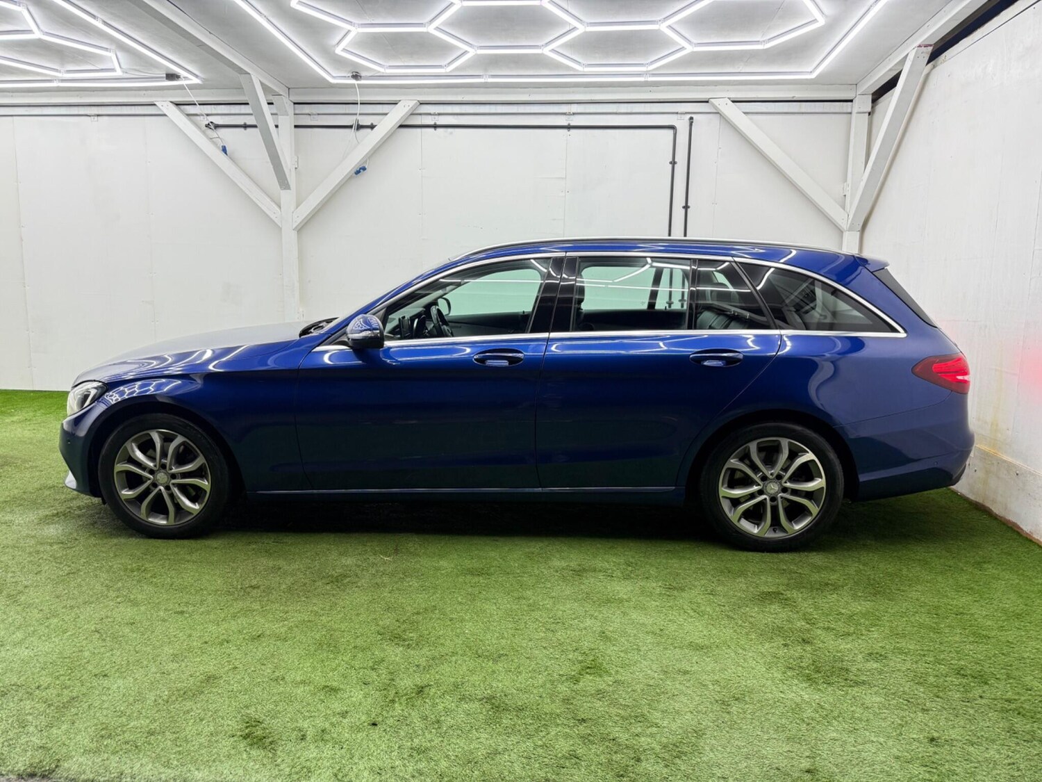 Used Mercedes-Benz C Class 2015 for sale - 77455319: Photo 10