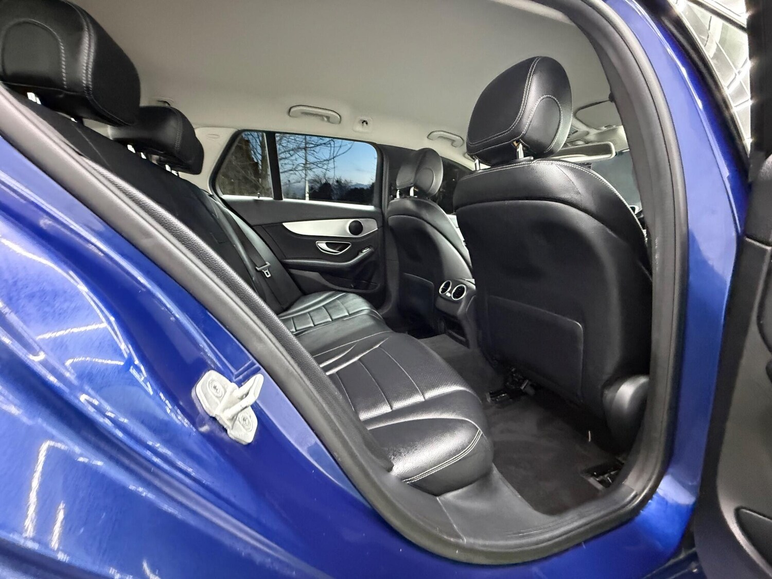 Used Mercedes-Benz C Class 2015 for sale - 77455319: Photo 19