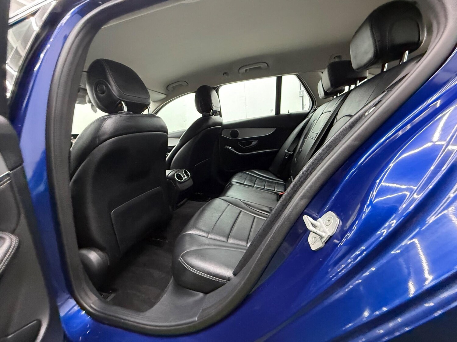 Used Mercedes-Benz C Class 2015 for sale - 77455319: Photo 23