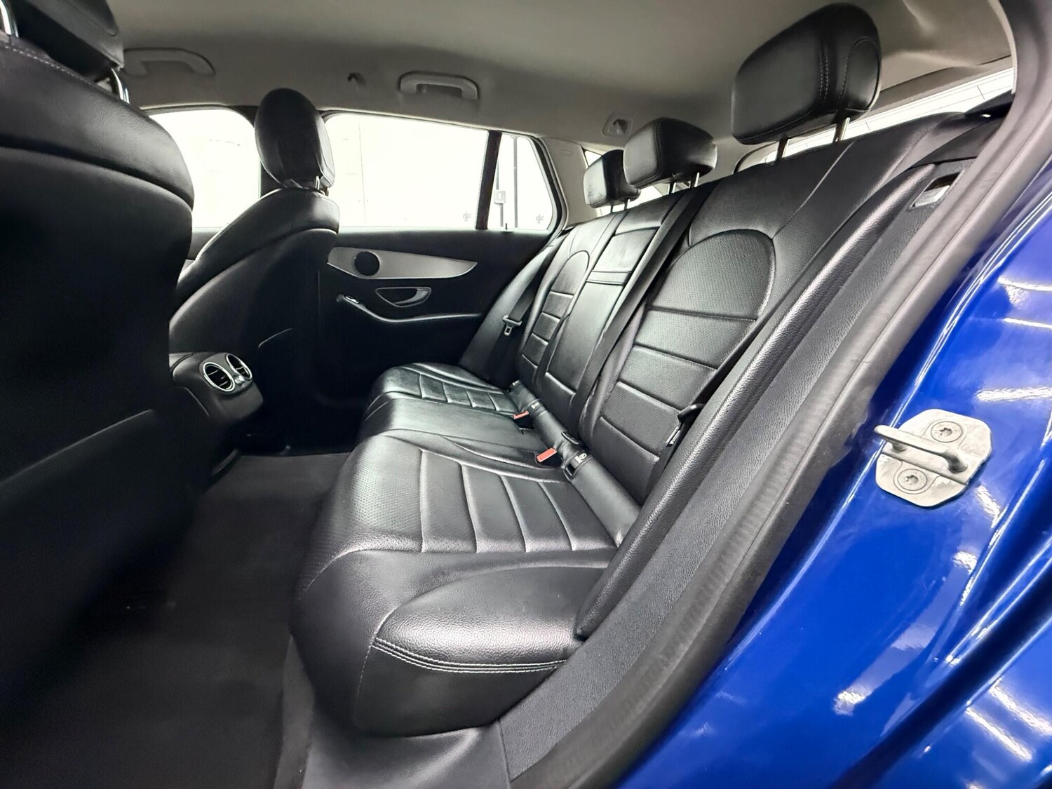 Used Mercedes-Benz C Class 2015 for sale - 77455319: Photo 24