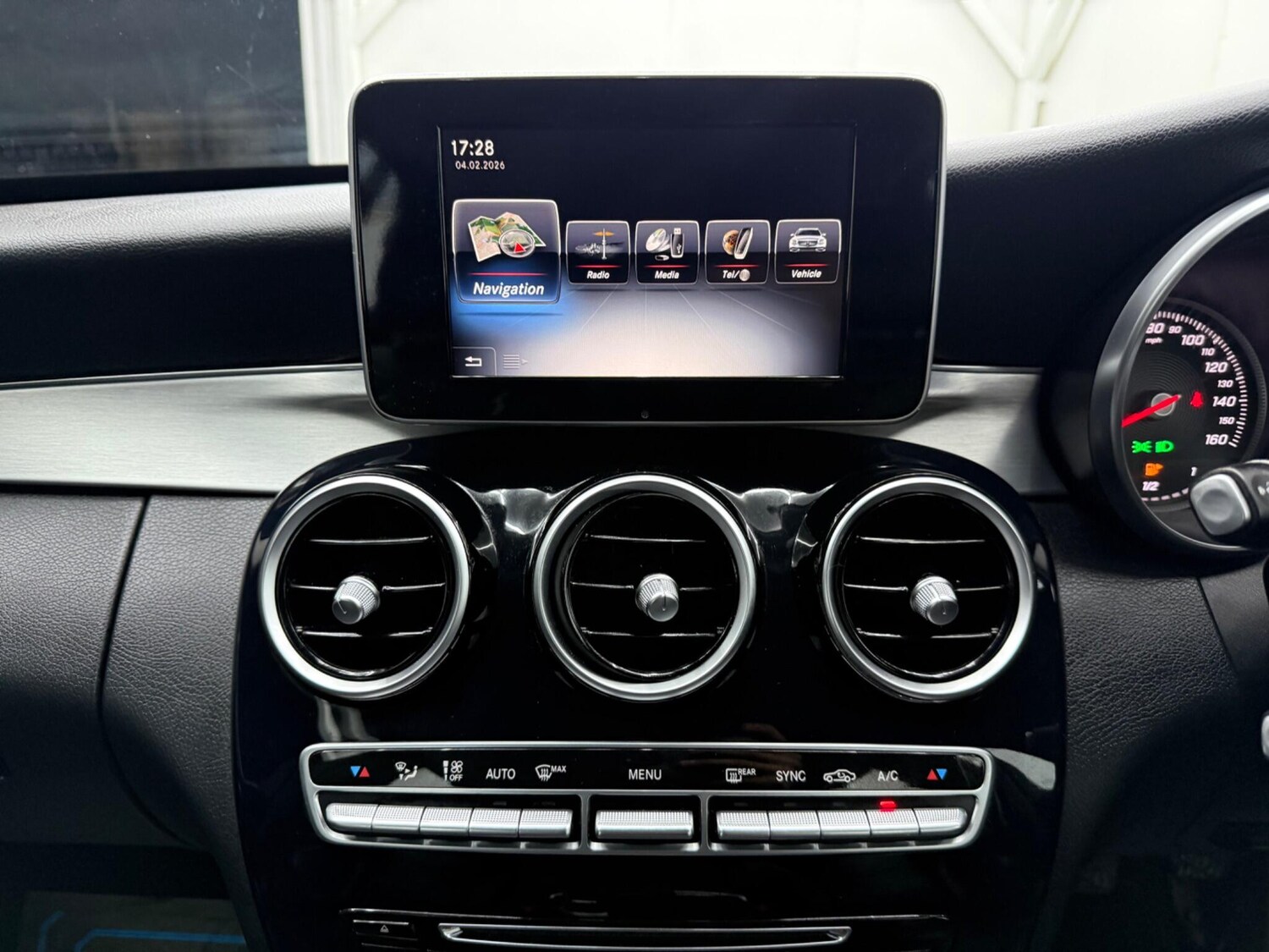 Used Mercedes-Benz C Class 2015 for sale - 77455319: Photo 29