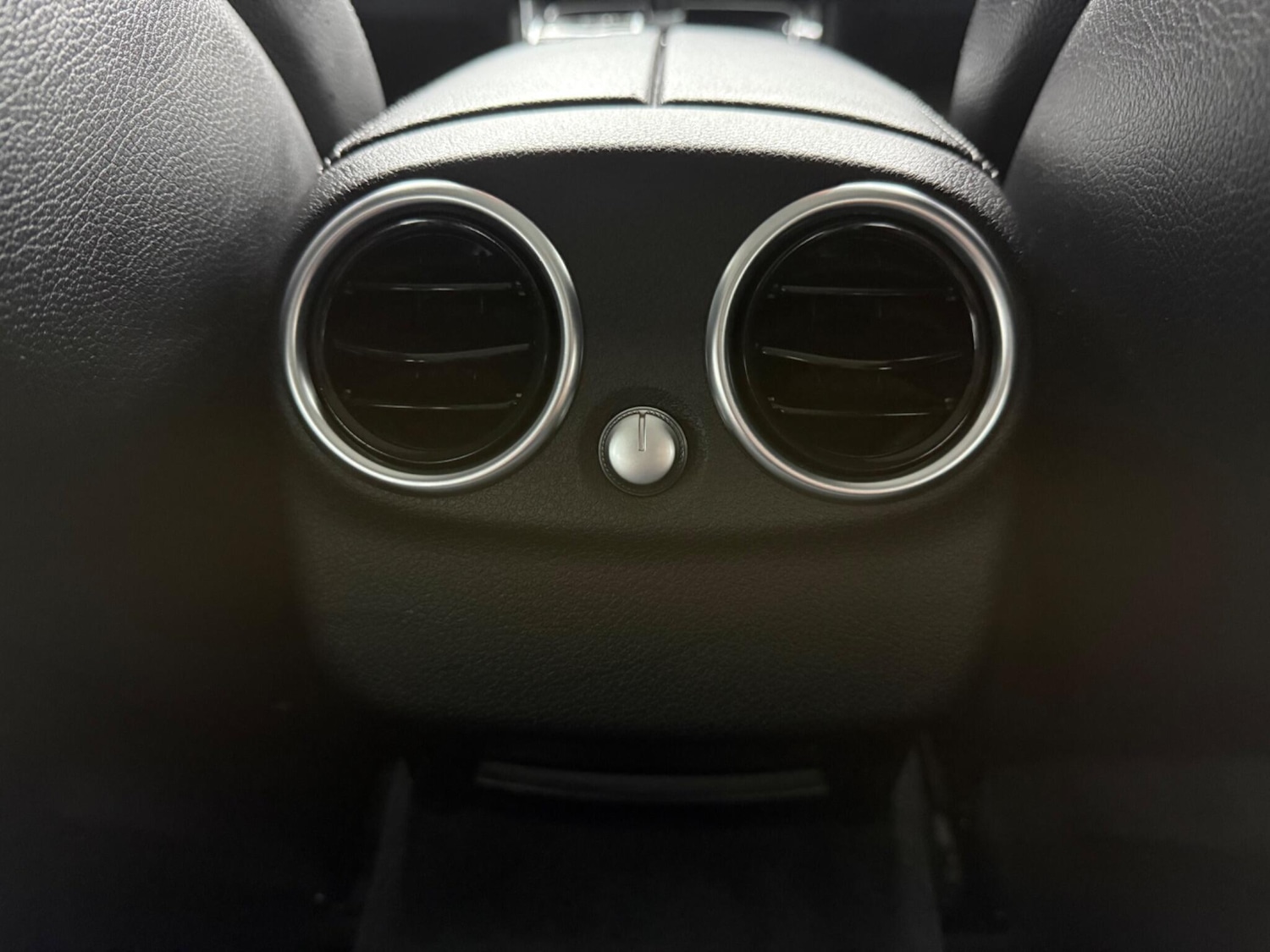 Used Mercedes-Benz C Class 2015 for sale - 77455319: Photo 32