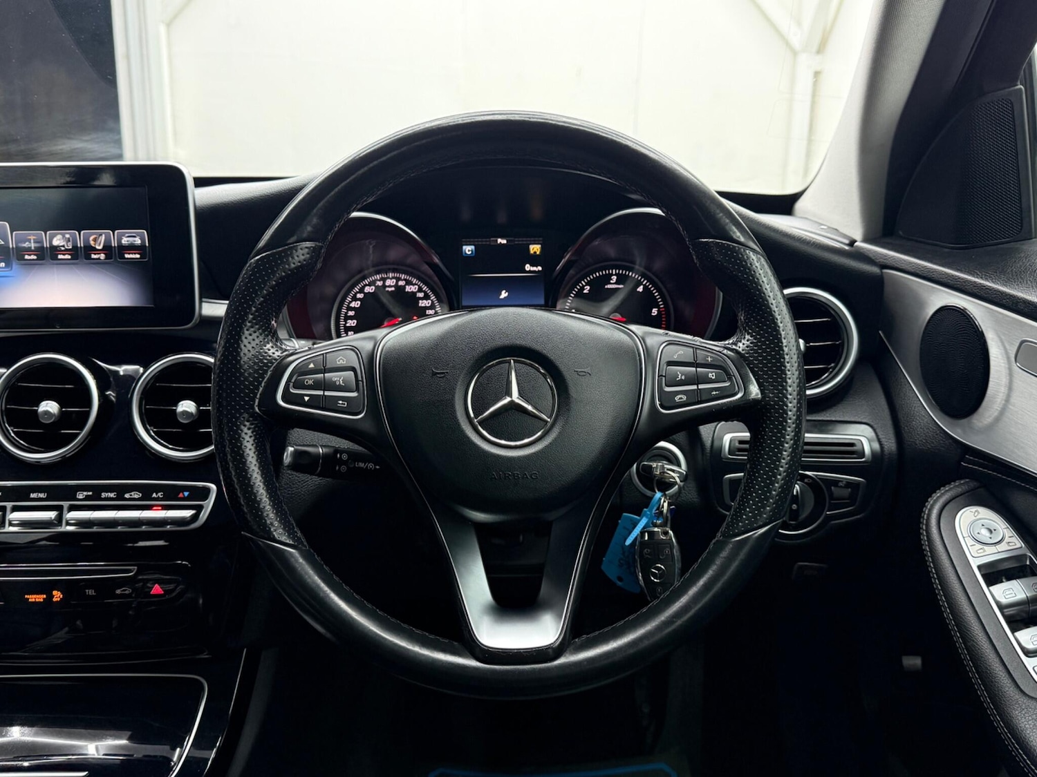 Used Mercedes-Benz C Class 2015 for sale - 77455319: Photo 33