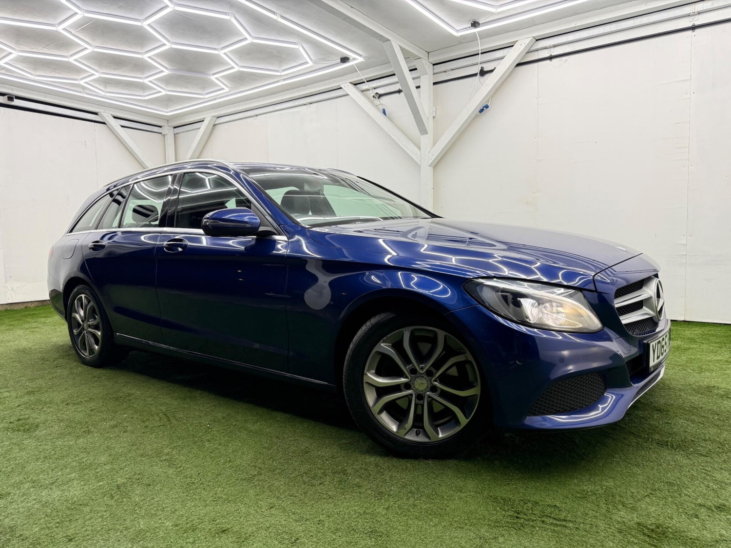 Used Mercedes-Benz C Class 2015 for sale - 77455319: Photo 4