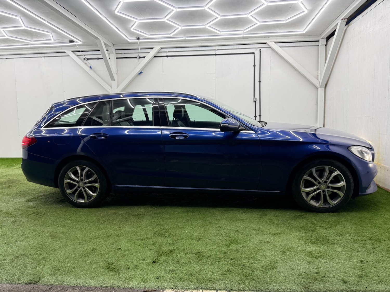 Used Mercedes-Benz C Class 2015 for sale - 77455319: Photo 5