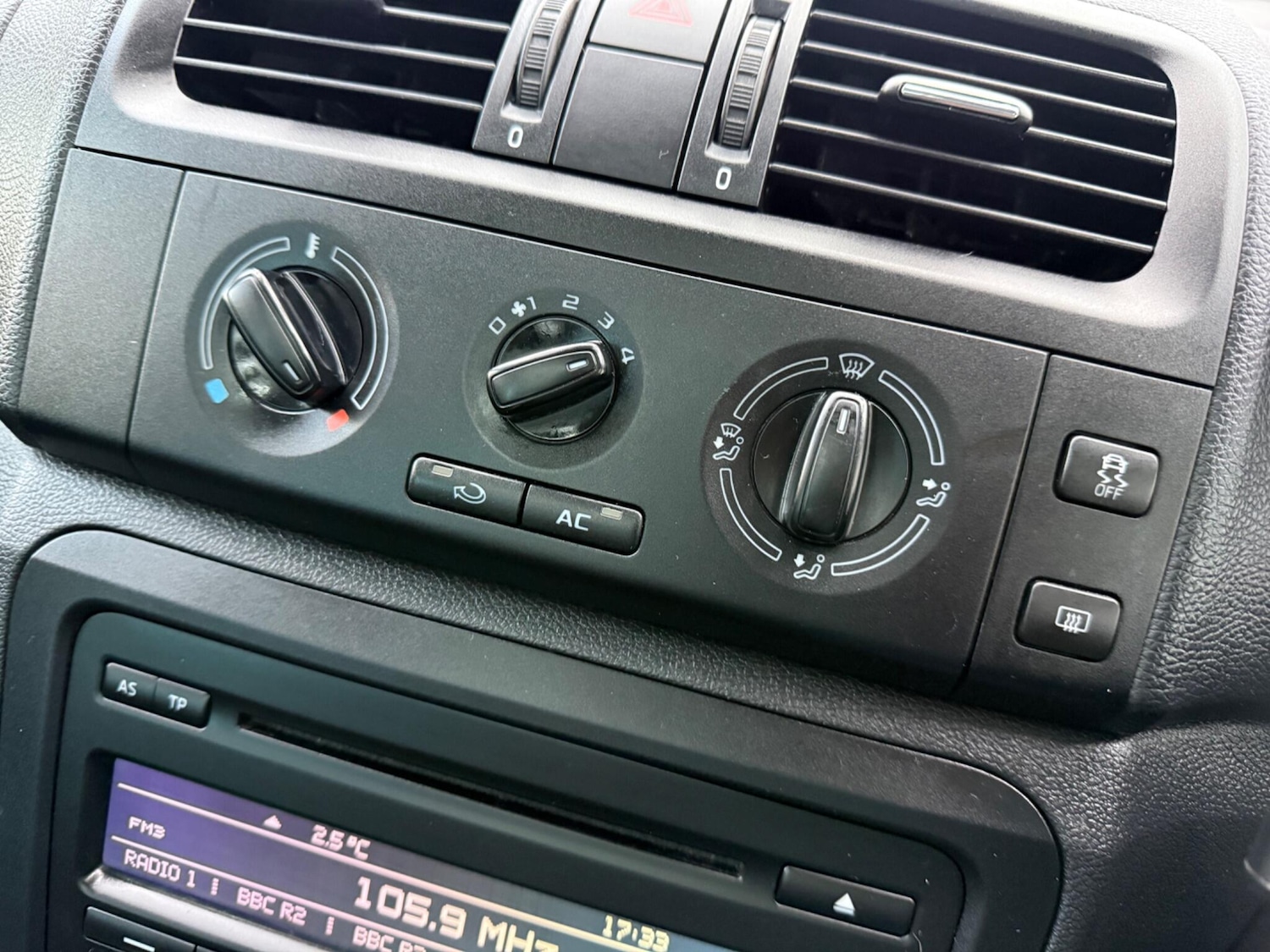 Used Skoda Roomster 2013 for sale - 77097853: Photo 40