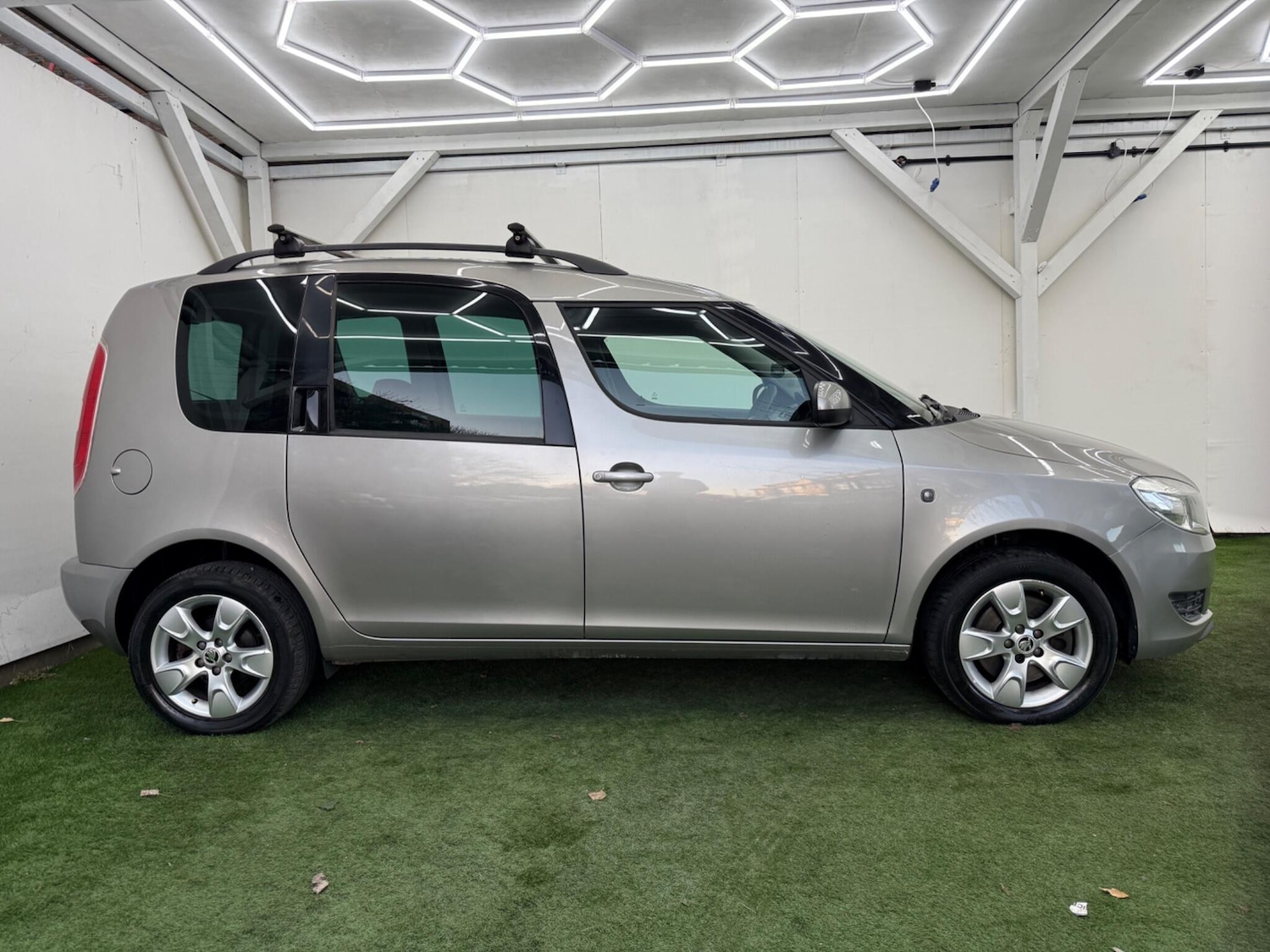 Used Skoda Roomster 2013 for sale - 77097853: Photo 5