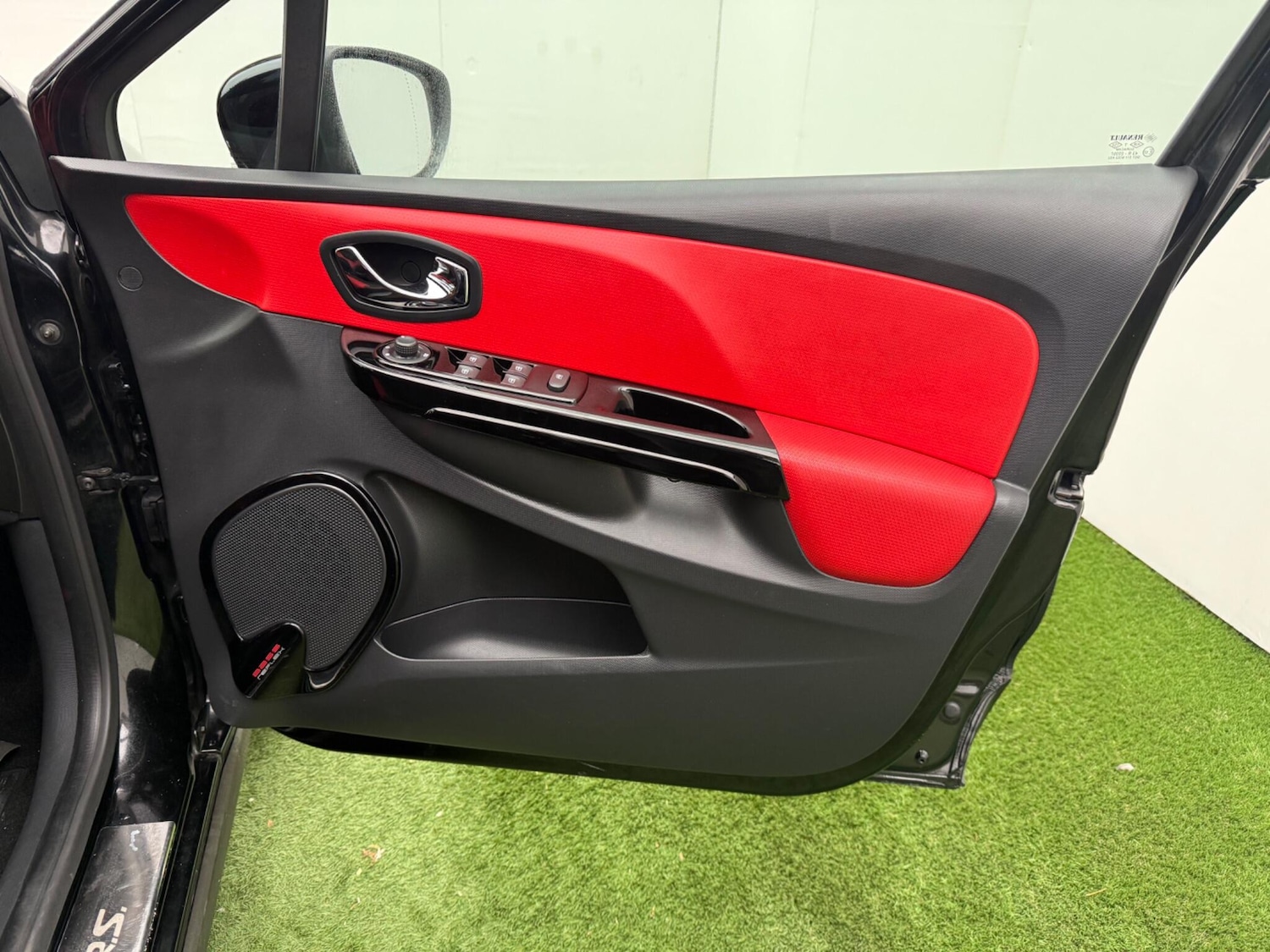 Used Renault Clio 2014 for sale - 77091680: Photo 17