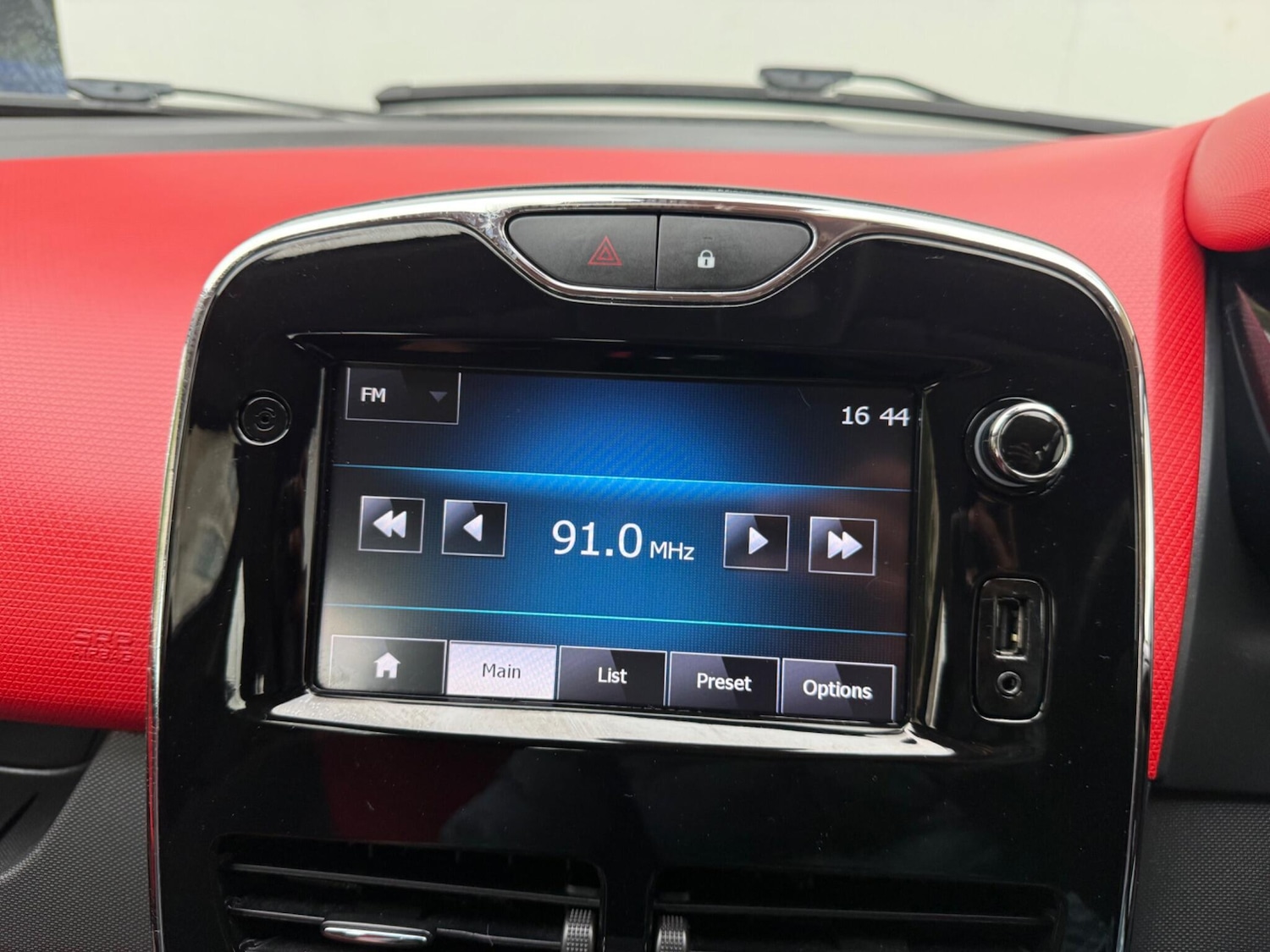 Used Renault Clio 2014 for sale - 77091680: Photo 43