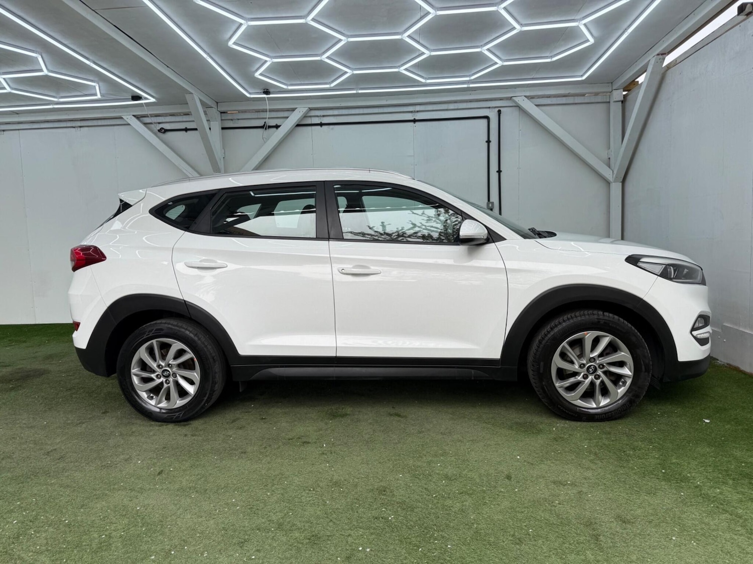 Used Hyundai TUCSON for sale - 78214315: Photo 2