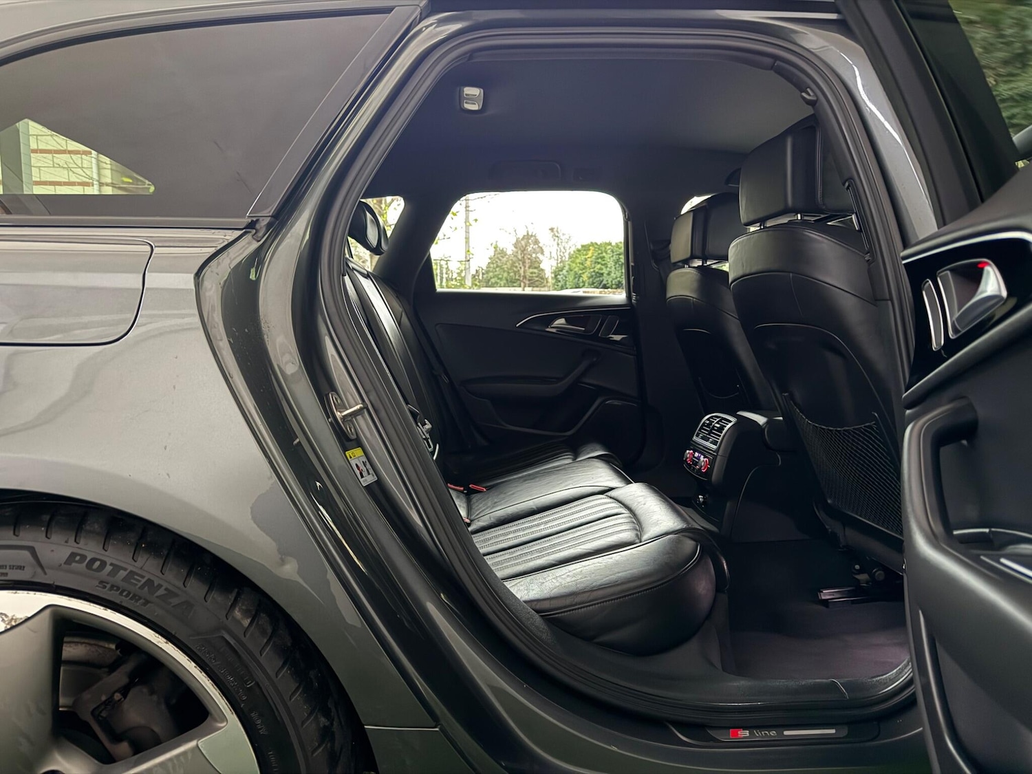 Used Audi A6 Avant 2015 for sale - 76752835: Photo 18