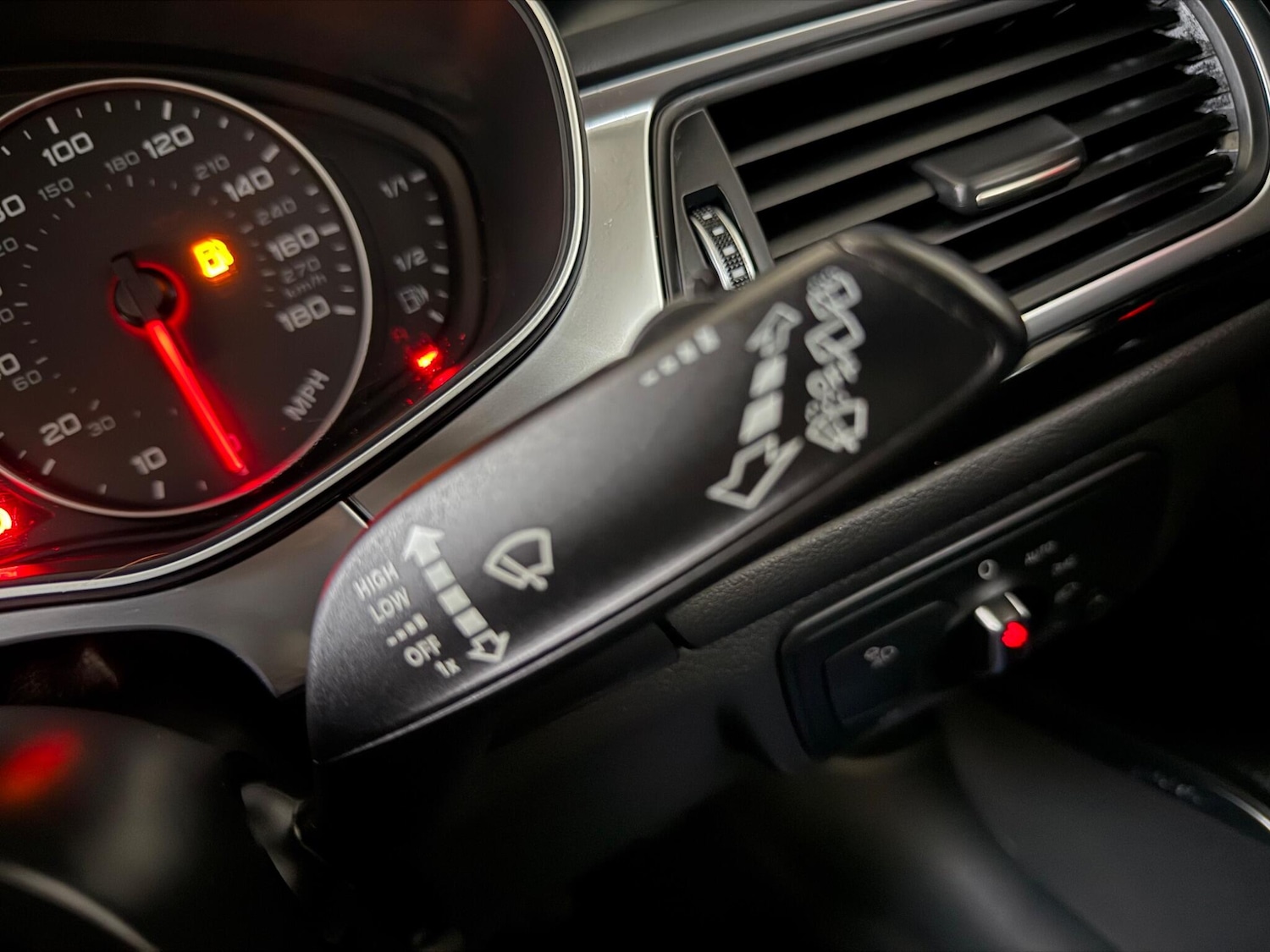 Used Audi A6 Avant 2015 for sale - 76752835: Photo 38