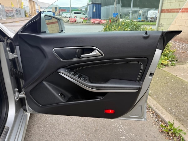 Used Mercedes-Benz CLA 2015 for sale - 76269799: Photo 18