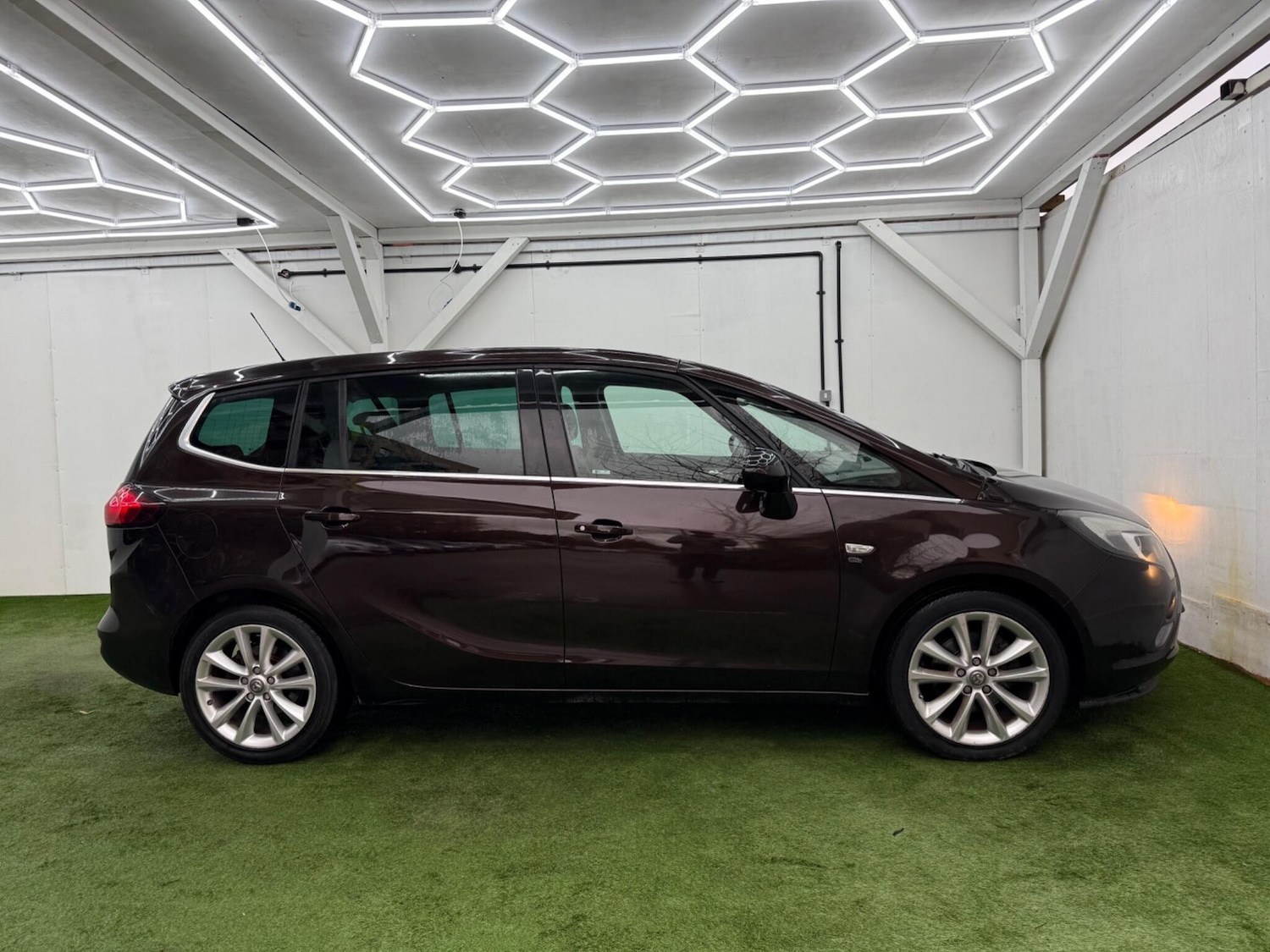 Used Vauxhall Zafira 2016 for sale - 77550725: Photo 2
