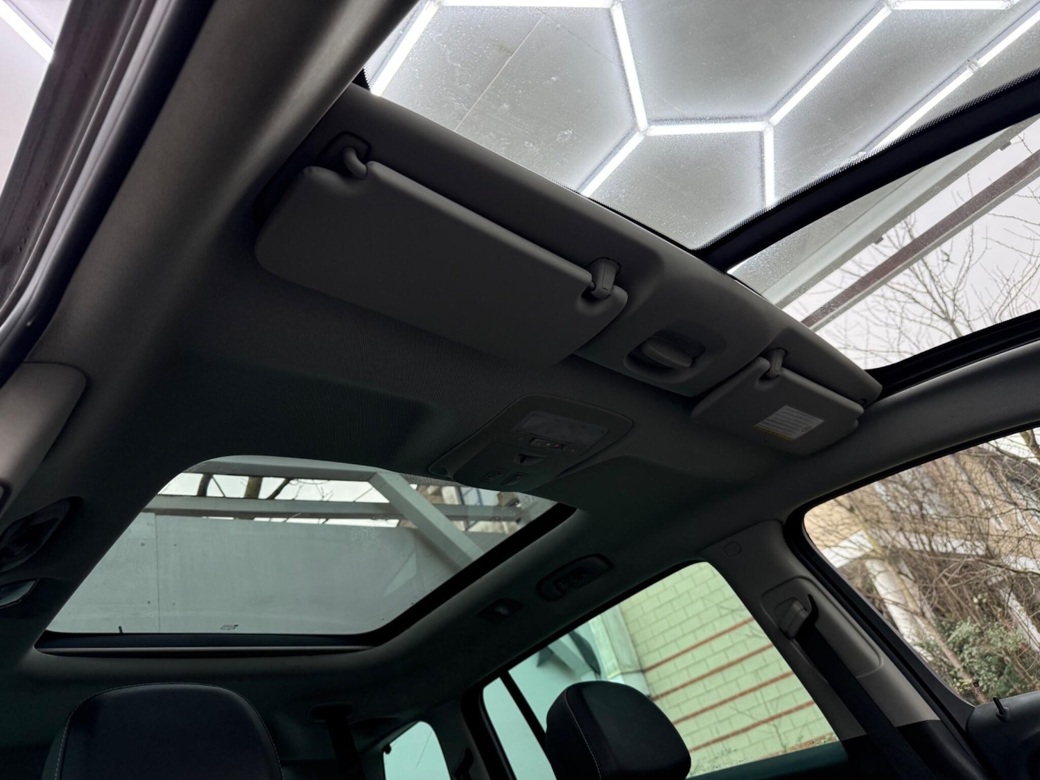 Used Vauxhall Zafira 2016 for sale - 77550725: Photo 55