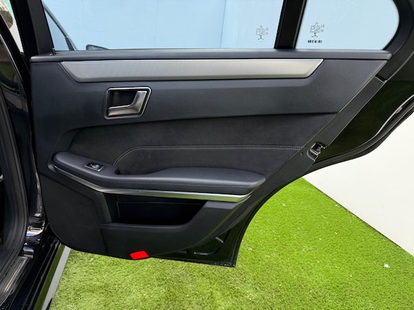 Used Mercedes-Benz E Class 2014 for sale - 75657347: Photo 21