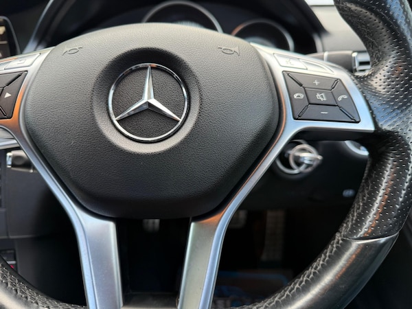 Used Mercedes-Benz E Class 2014 for sale - 75657347: Photo 35