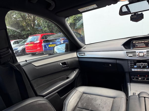 Used Mercedes-Benz E Class 2014 for sale - 75657347: Photo 38