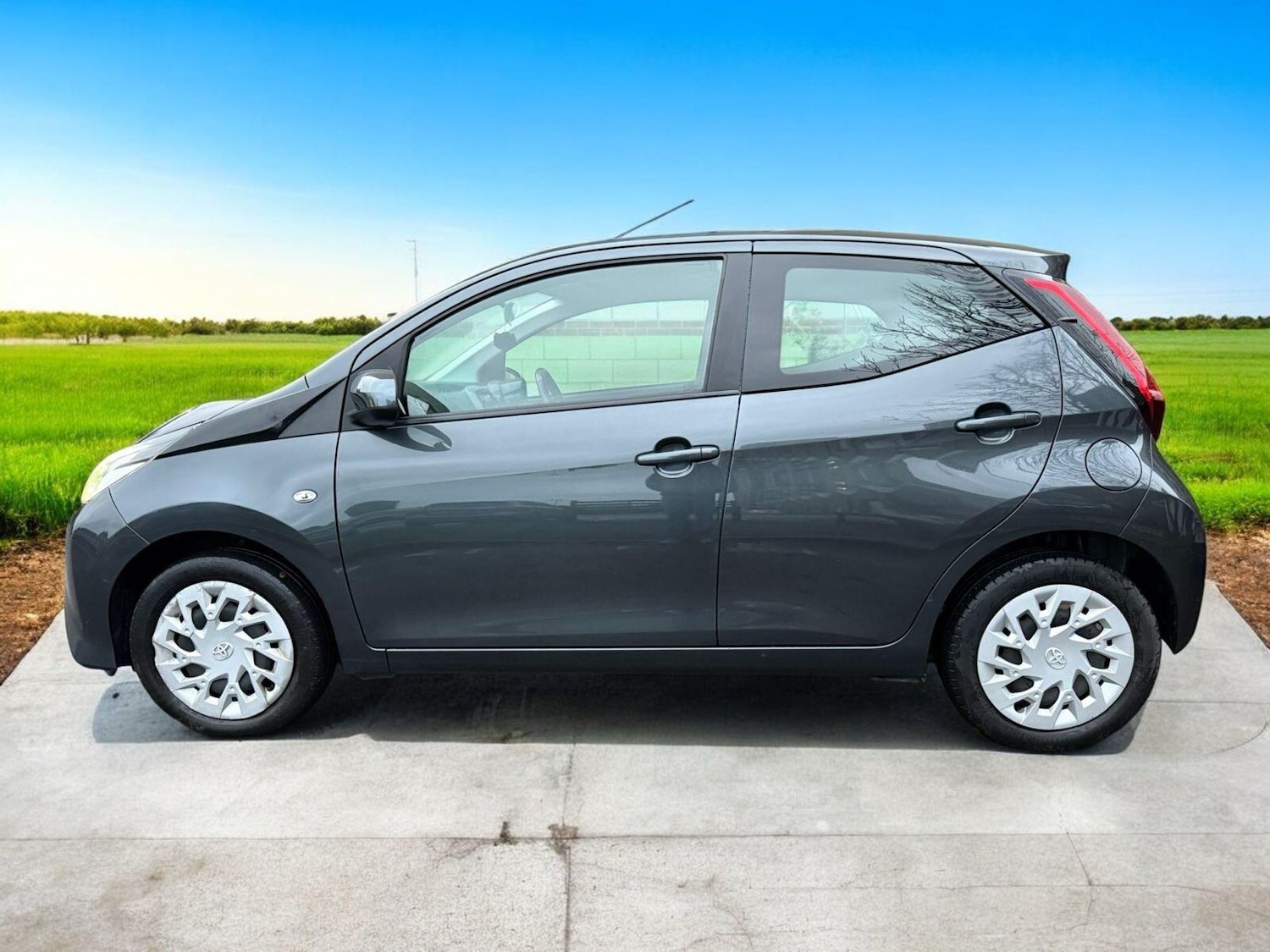 Used Toyota AYGO 2020 for sale - 76597240: Photo 10