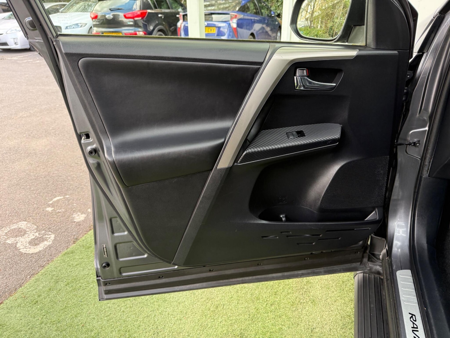 Used Toyota RAV4 for sale - 78071765: Photo 27