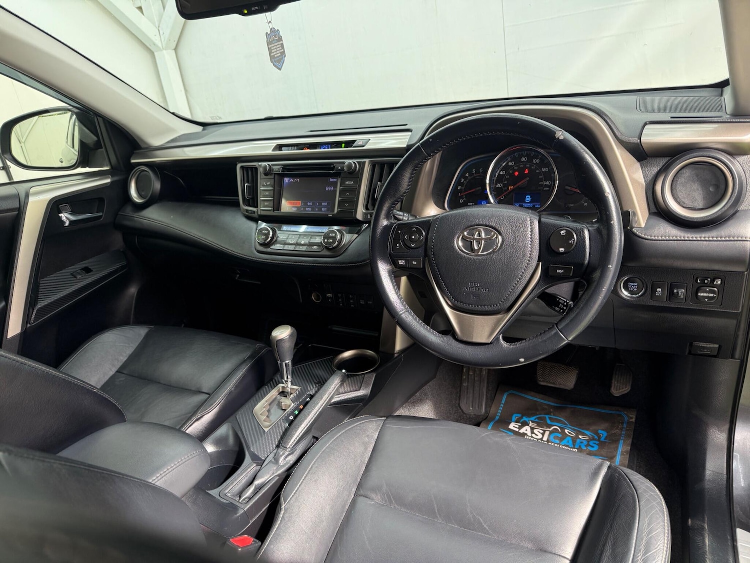 Used Toyota RAV4 for sale - 78071765: Photo 3