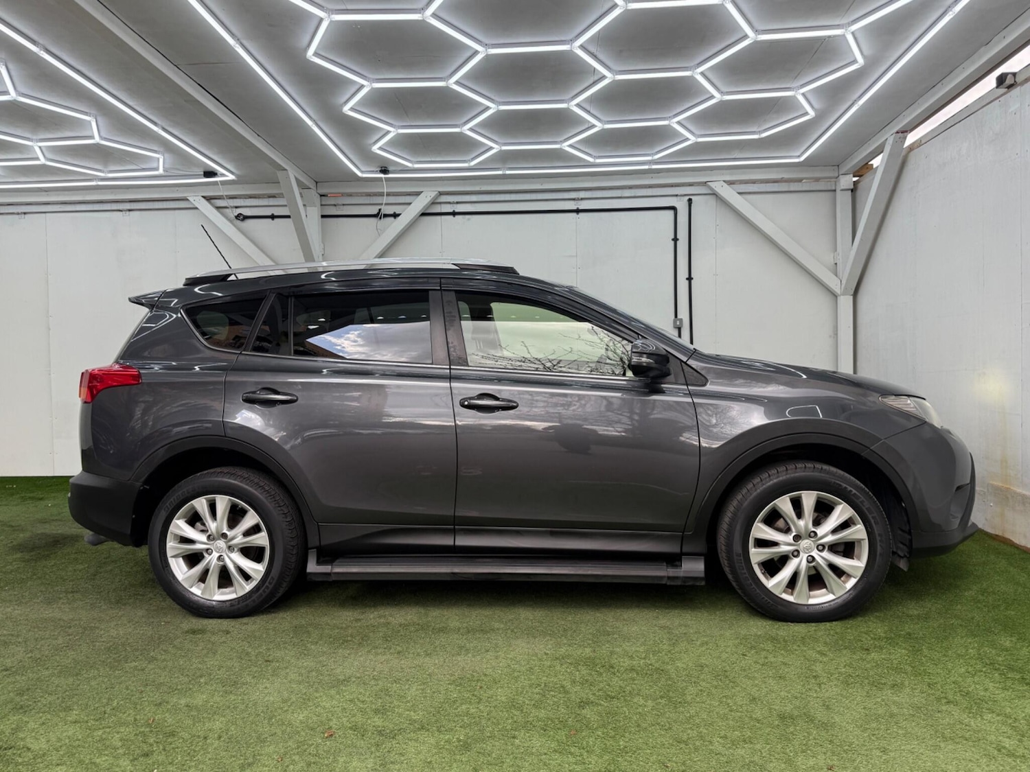 Used Toyota RAV4 for sale - 78071765: Photo 5