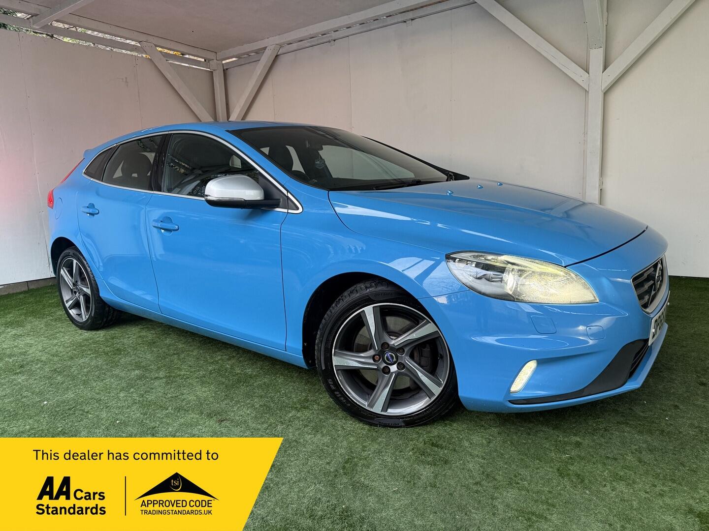 Used Volvo V40 2015 for sale - 76771740: Photo 1