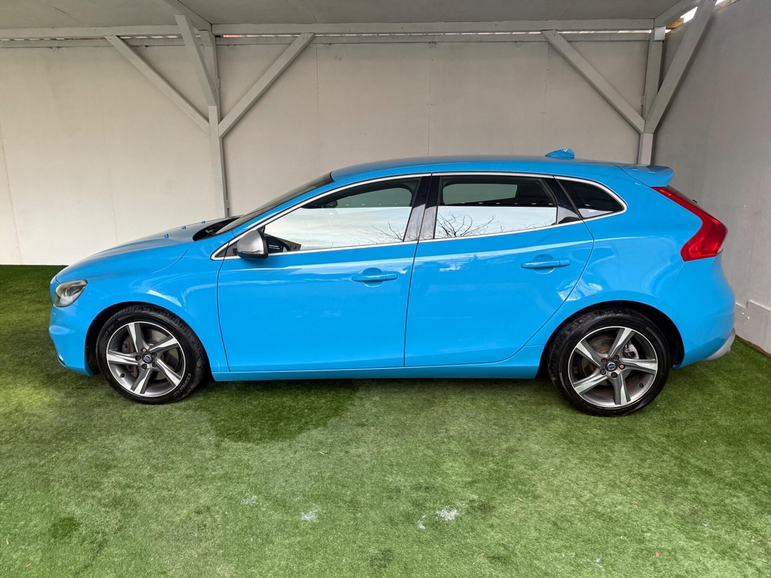 Used Volvo V40 2015 for sale - 76771740: Photo 10