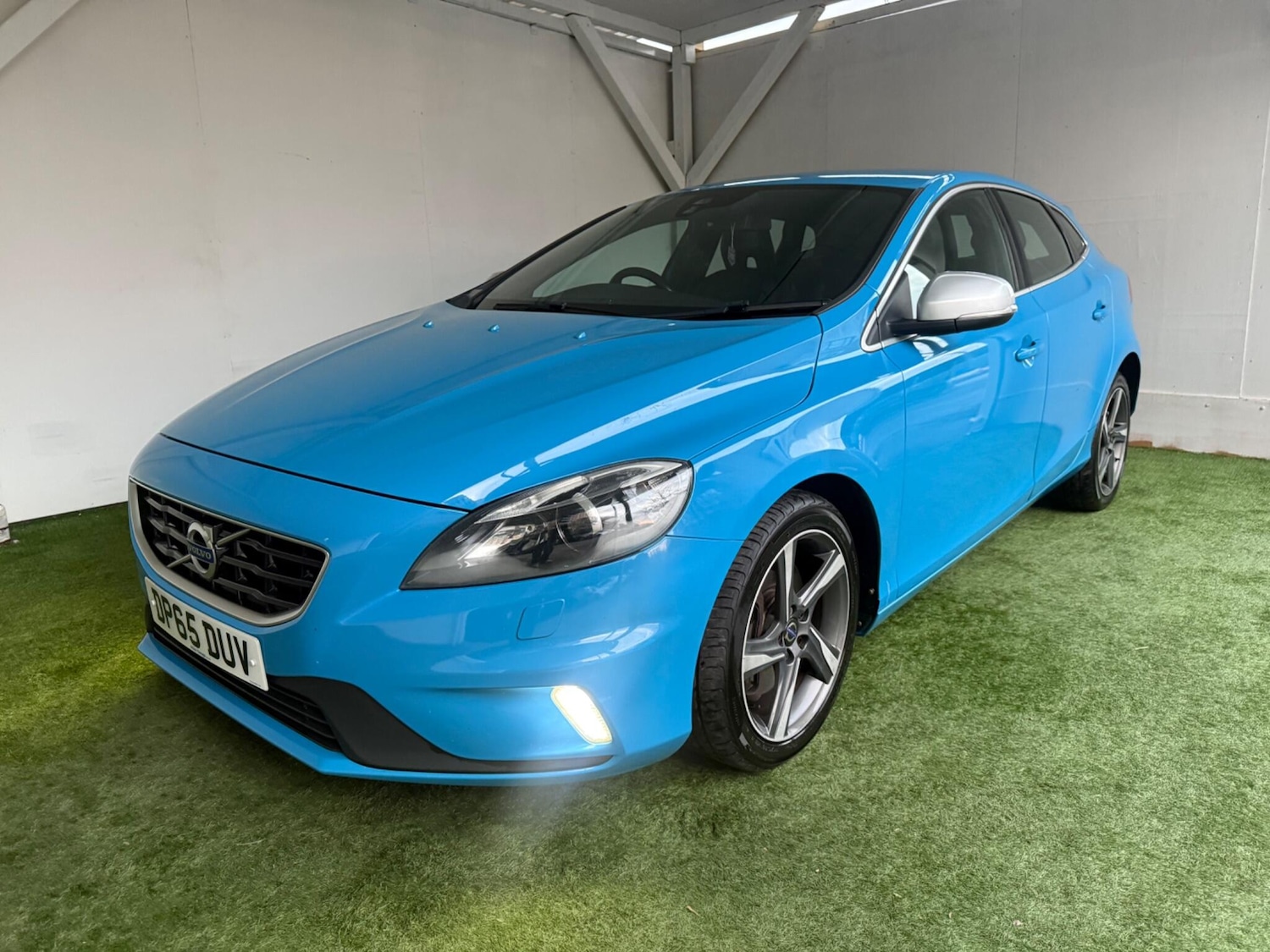 Used Volvo V40 2015 for sale - 76771740: Photo 11