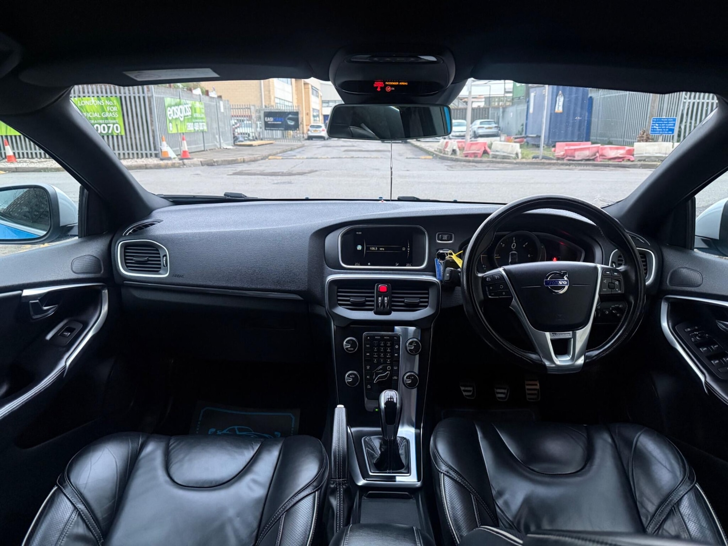 Used Volvo V40 2015 for sale - 76771740: Photo 28