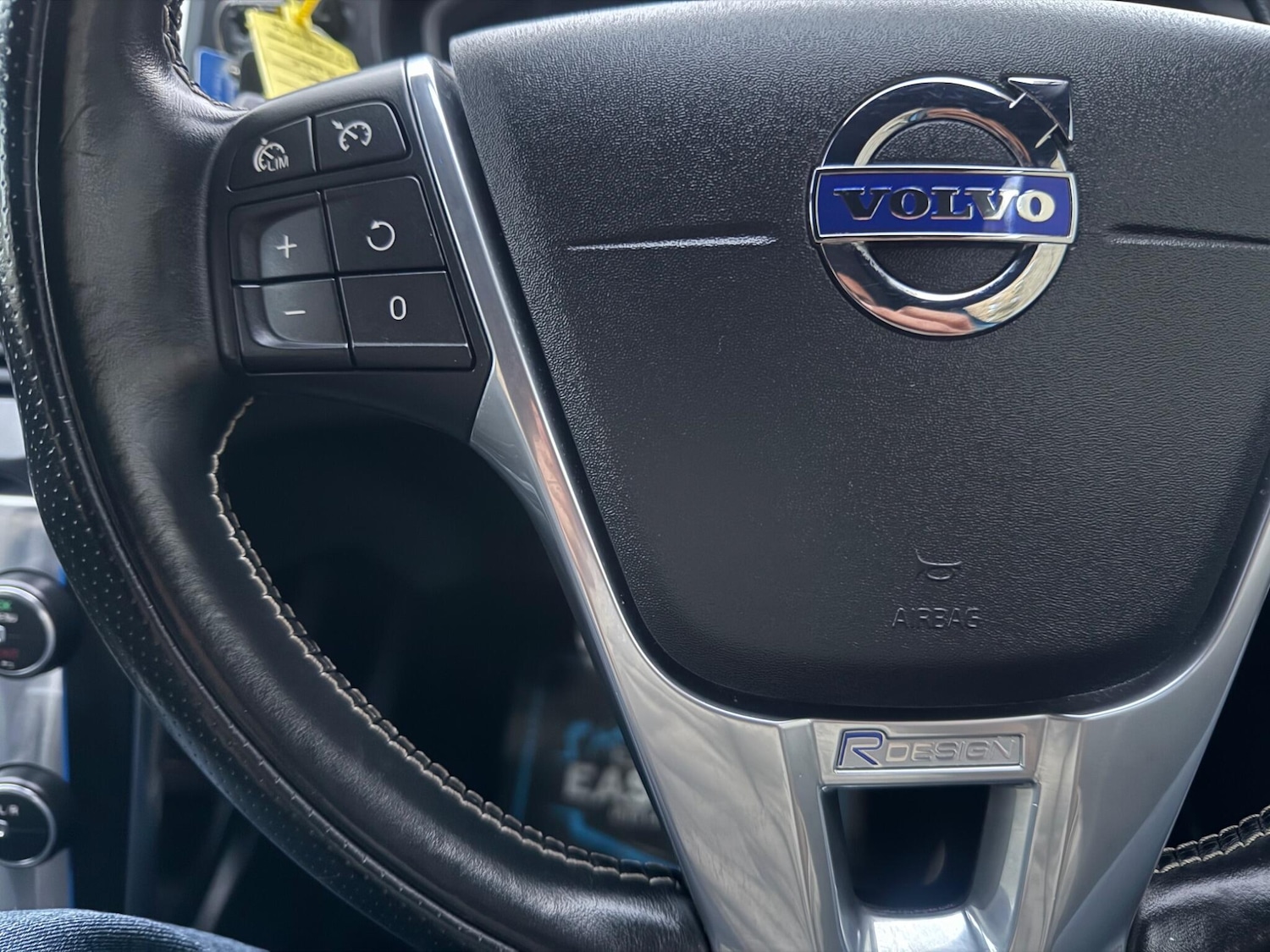 Used Volvo V40 2015 for sale - 76771740: Photo 34