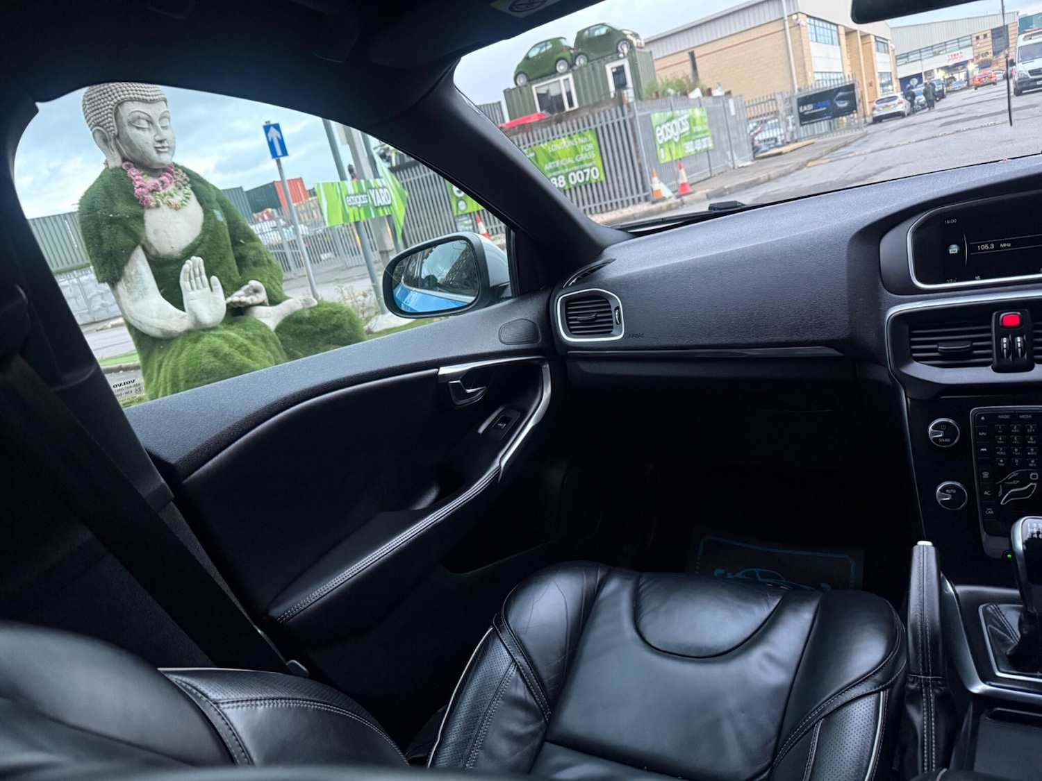 Used Volvo V40 2015 for sale - 76771740: Photo 38