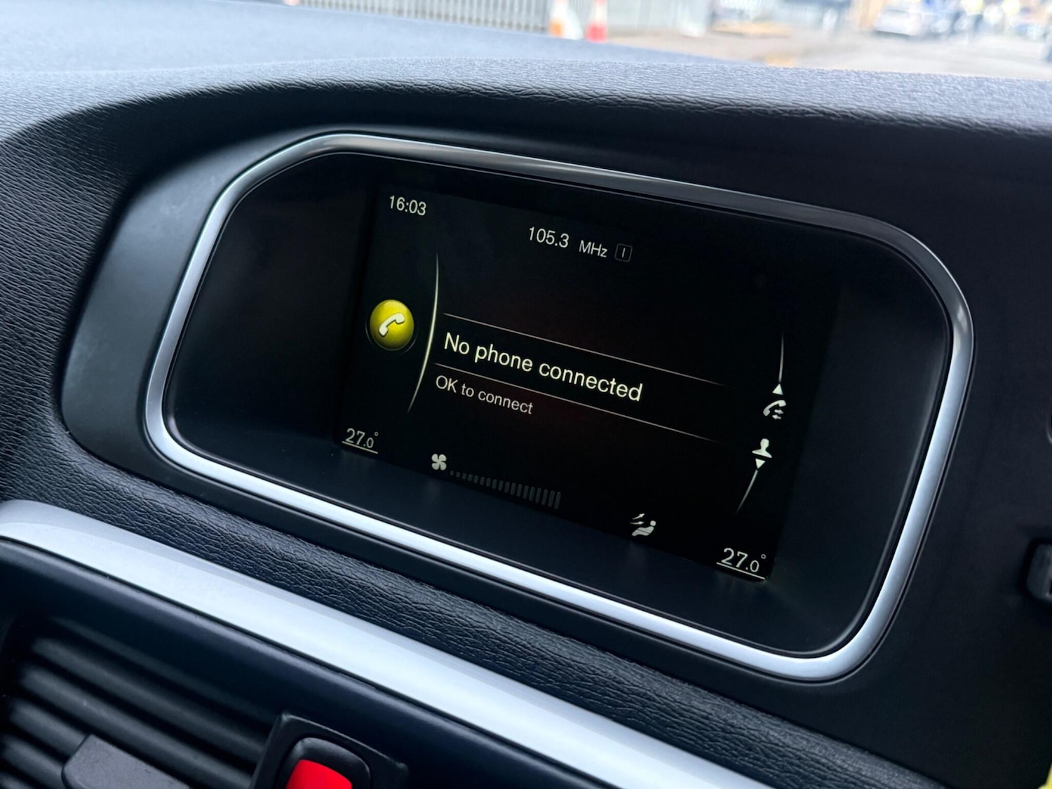 Used Volvo V40 2015 for sale - 76771740: Photo 47