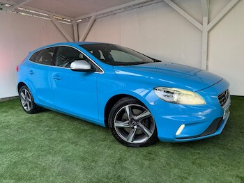 Used Volvo V40 2015 for sale - 76771740: Photo