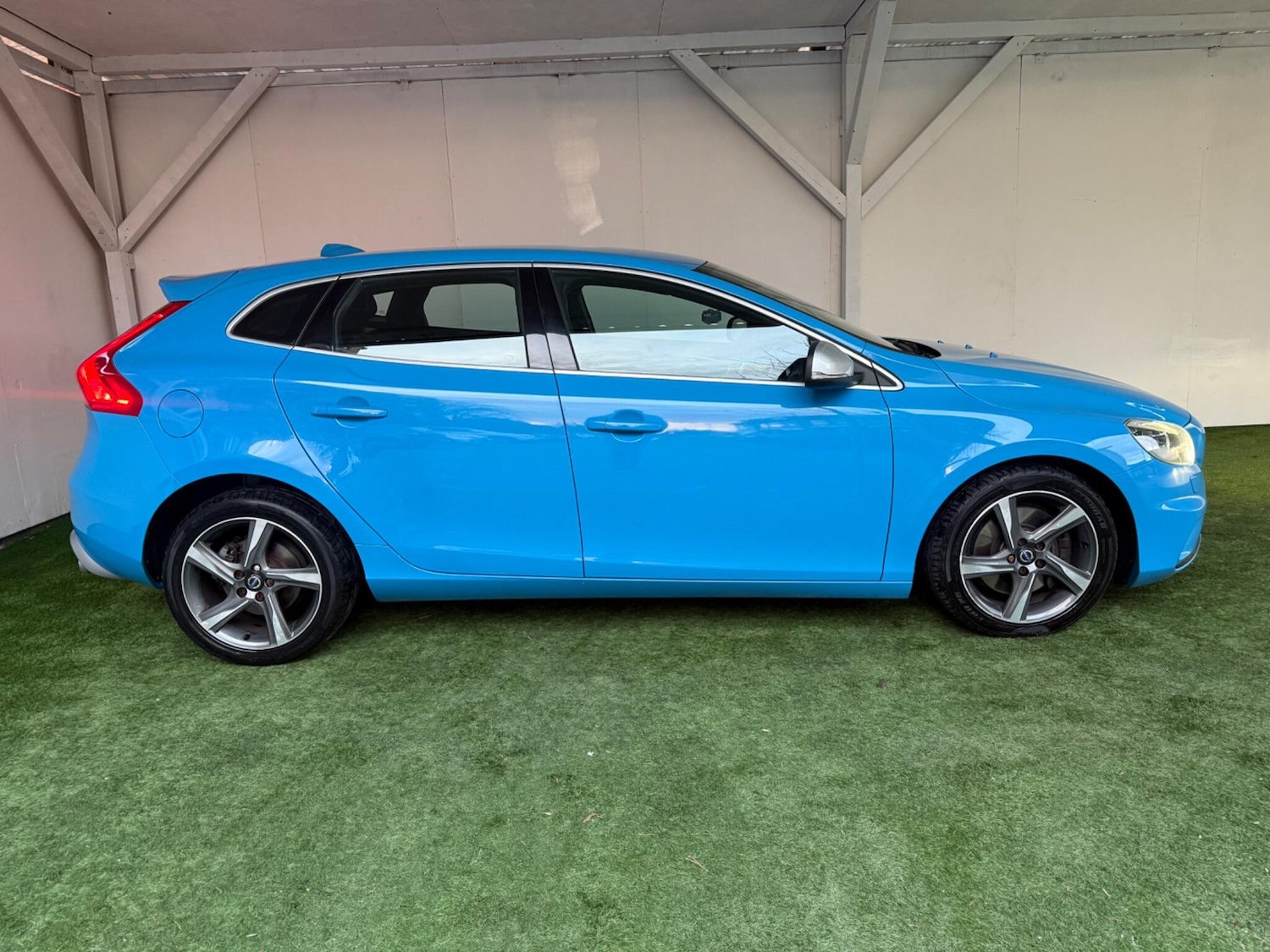 Used Volvo V40 2015 for sale - 76771740: Photo 5