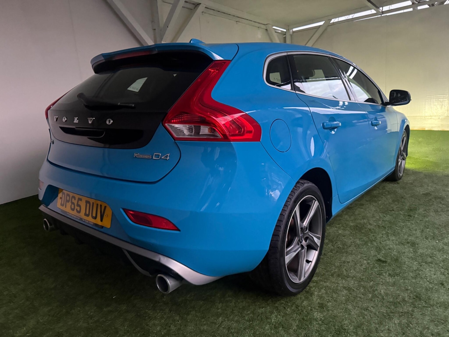 Used Volvo V40 2015 for sale - 76771740: Photo 6