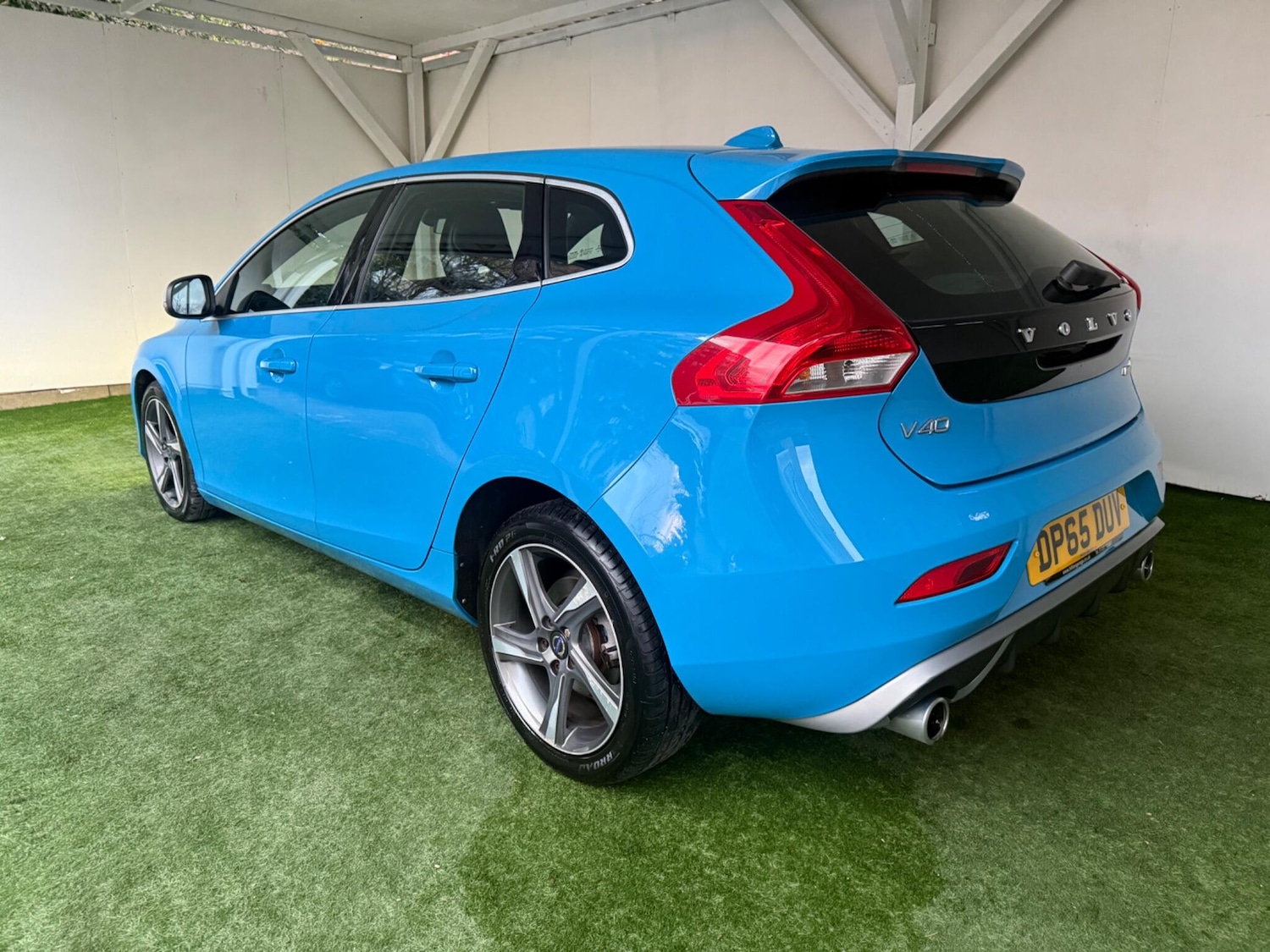 Used Volvo V40 2015 for sale - 76771740: Photo 9