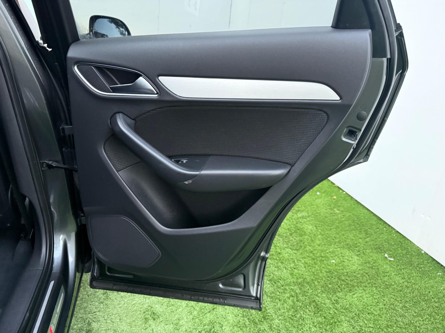 Used Audi Q3 2013 for sale - 76215091: Photo 21