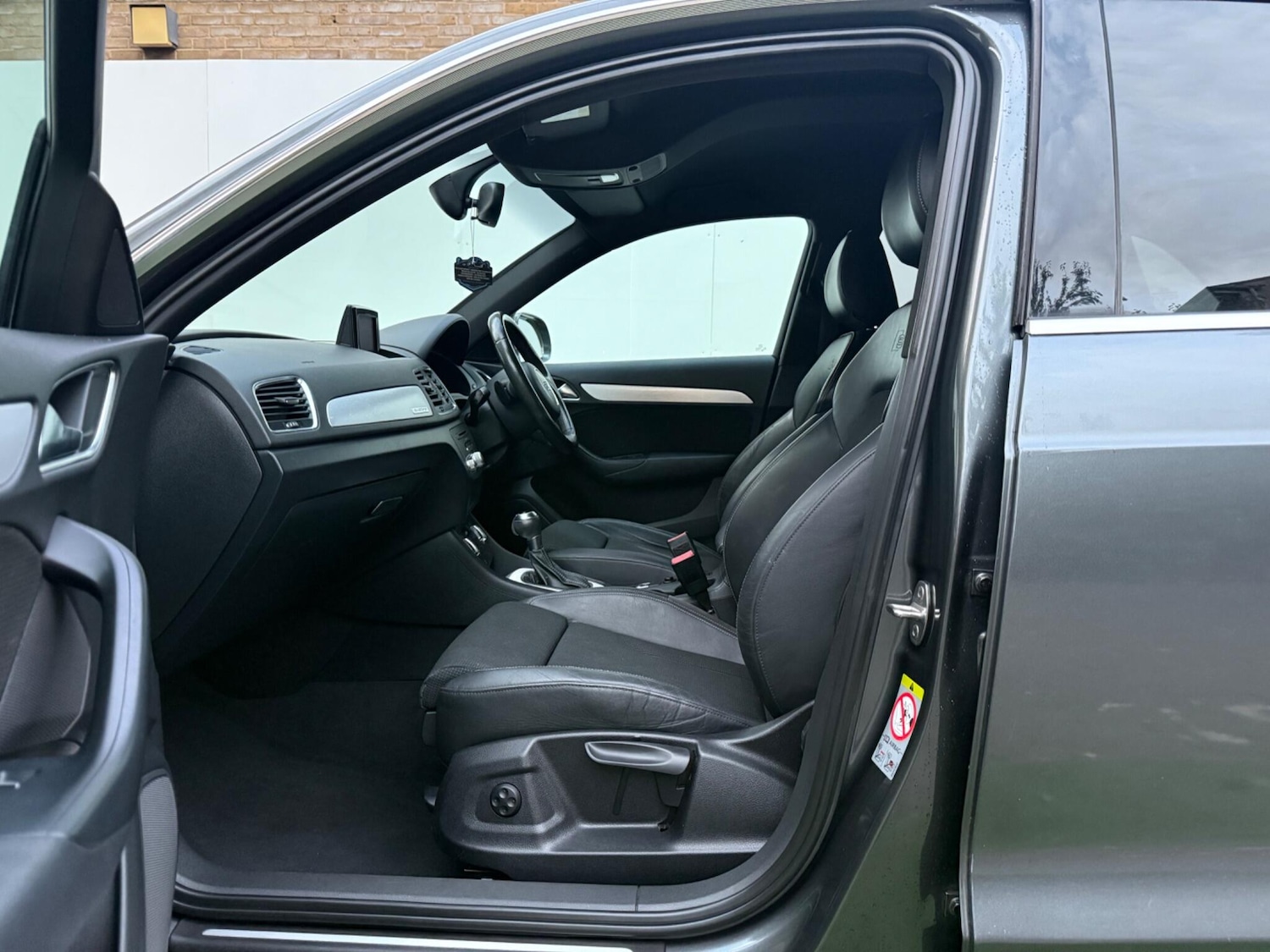 Used Audi Q3 2013 for sale - 76215091: Photo 25