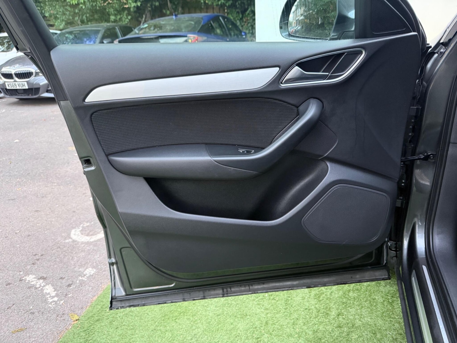 Used Audi Q3 2013 for sale - 76215091: Photo 27