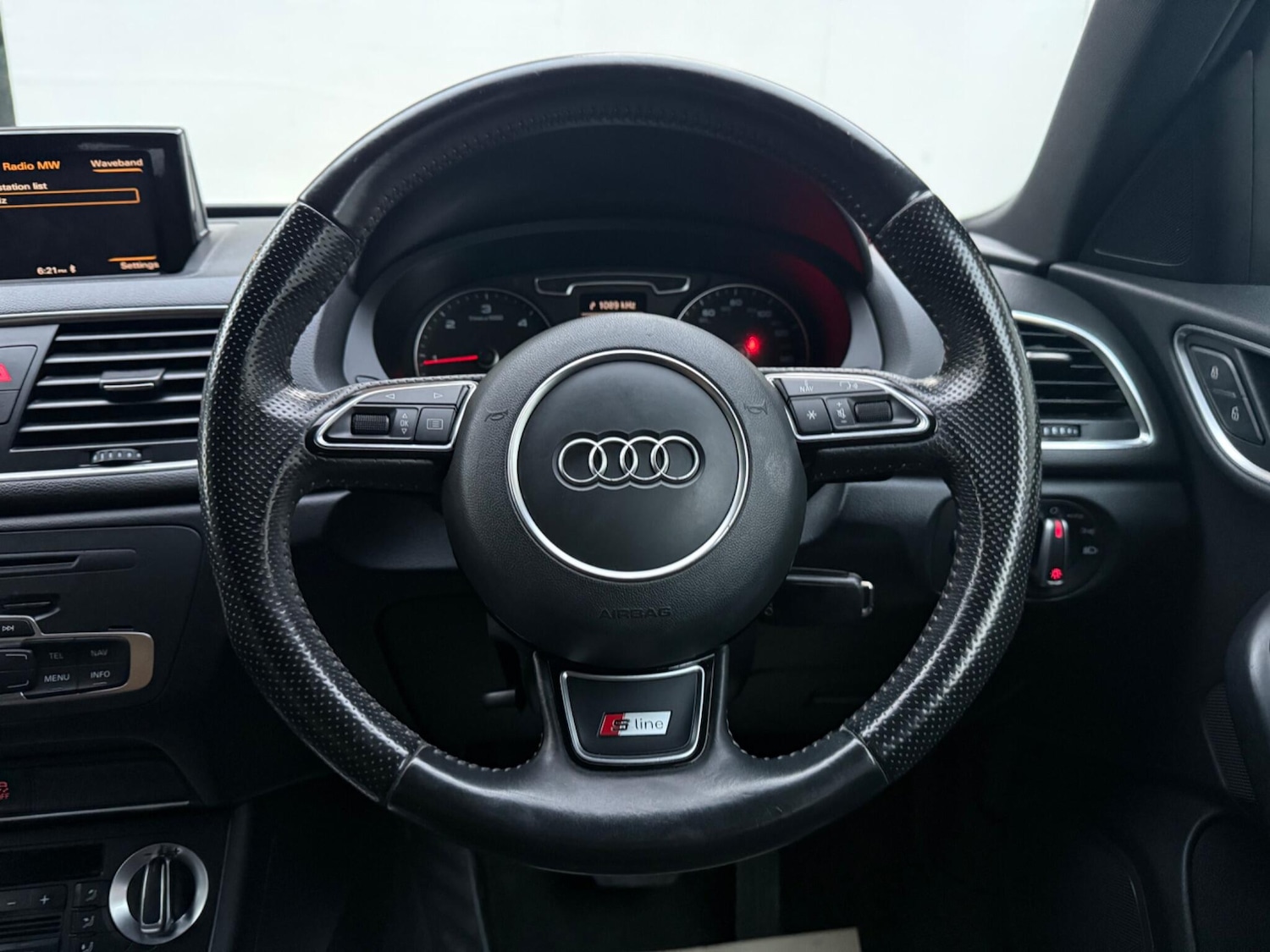 Used Audi Q3 2013 for sale - 76215091: Photo 32