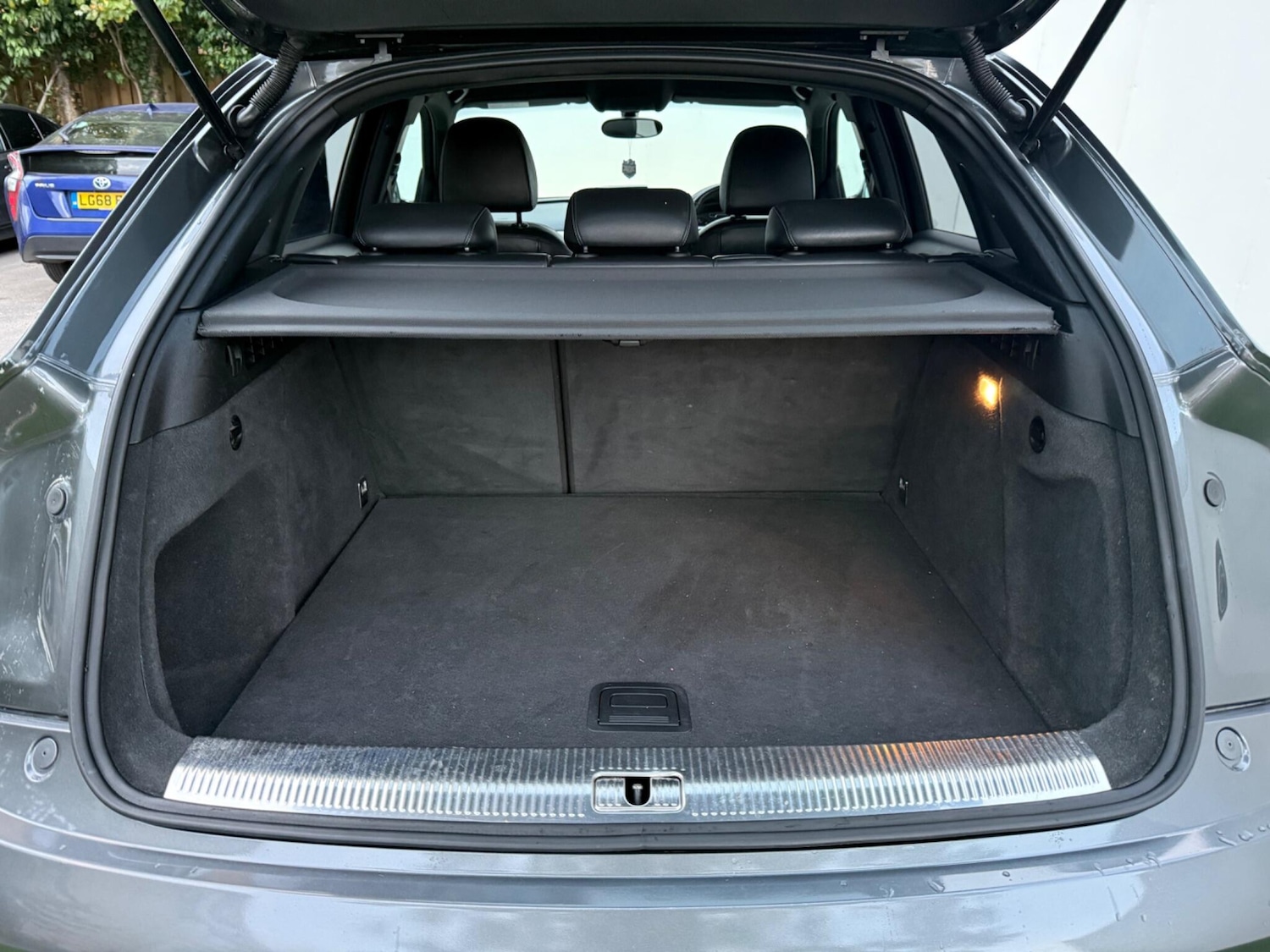 Used Audi Q3 2013 for sale - 76215091: Photo 8