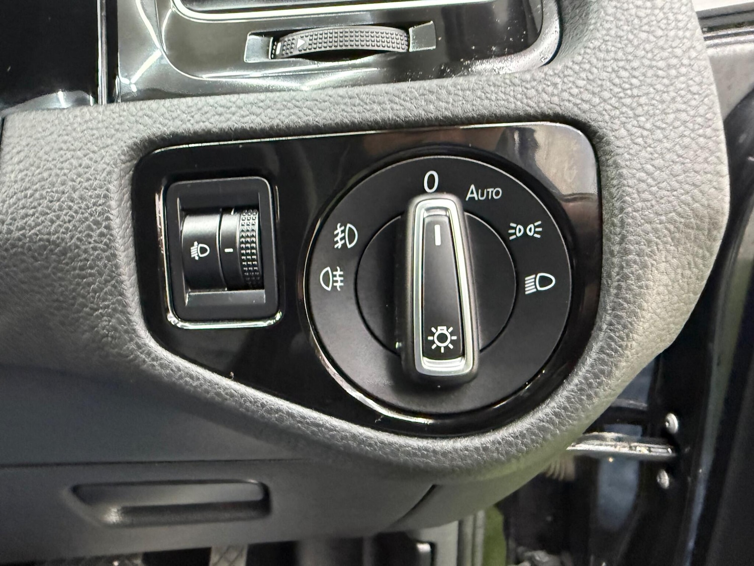 Used Volkswagen Golf for sale - 77174811: Photo 43