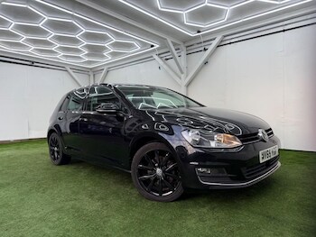 Used Volkswagen Golf 2015 for sale - 77174811: Photo