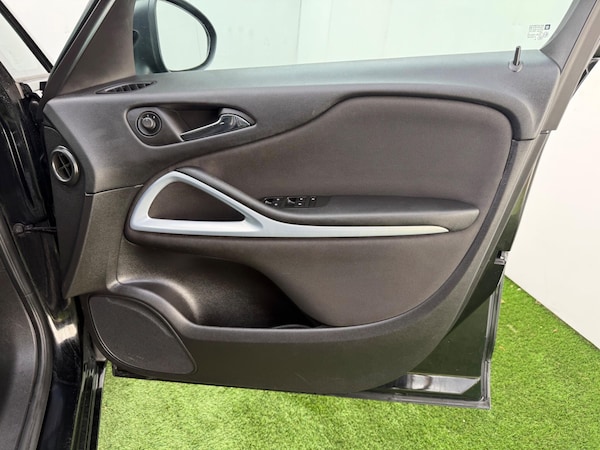 Used Vauxhall Zafira Tourer 2017 for sale - 76215332: Photo 17