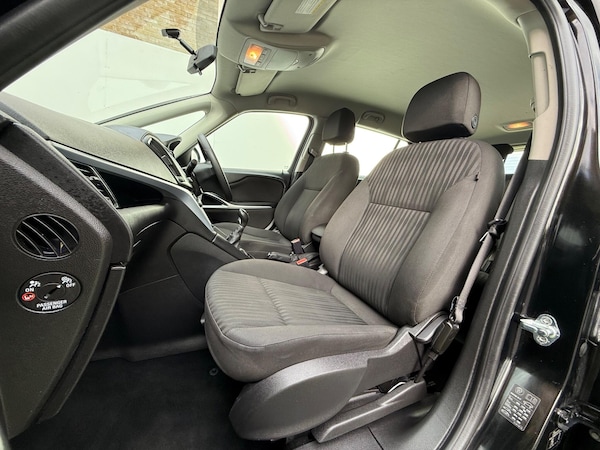 Used Vauxhall Zafira Tourer 2017 for sale - 76215332: Photo 26