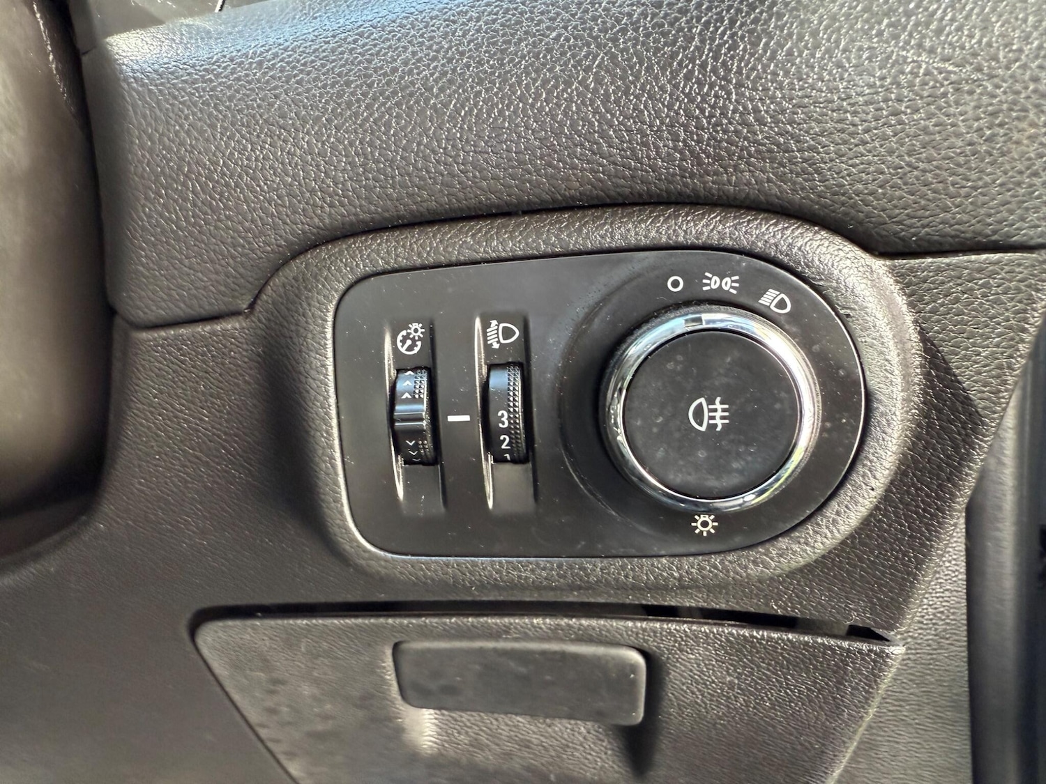 Used Vauxhall Zafira 2016 for sale - 76398528: Photo 41