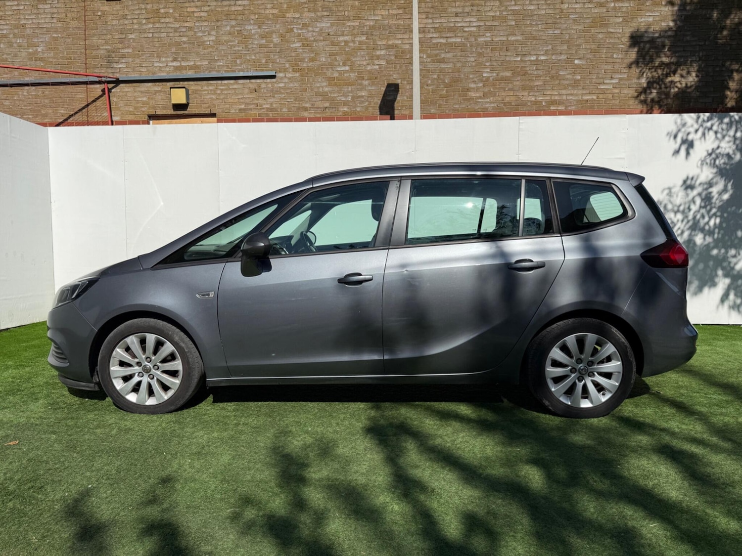 Used Vauxhall Zafira 2016 for sale - 76398528: Photo 9